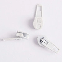 No. 7 N/L Slider with Decorated Pull for Nylon Zipper